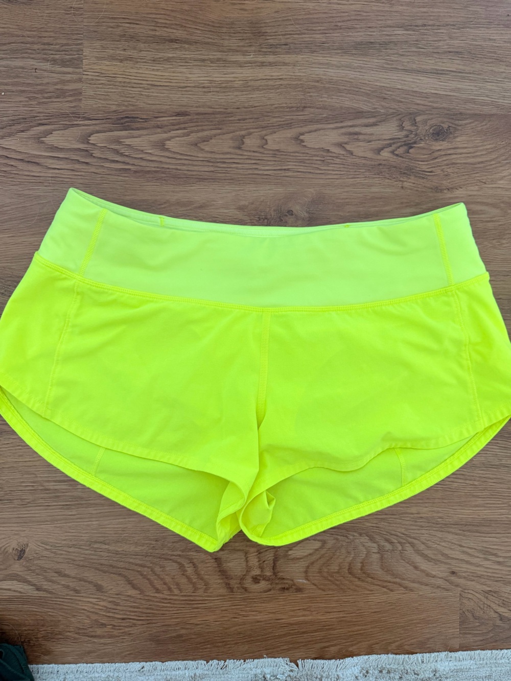 Lululemon Speed Up Highlighter Mid Rise 2.5”